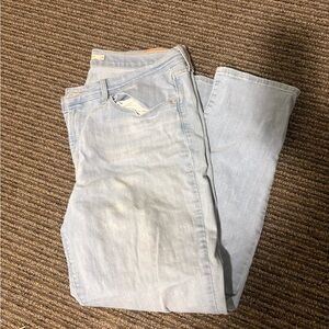 Levi's Women's Straight Leg Jeans in Light Blue